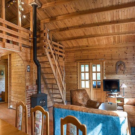 Nice Home In Mscice With Kitchen Bagian luar foto