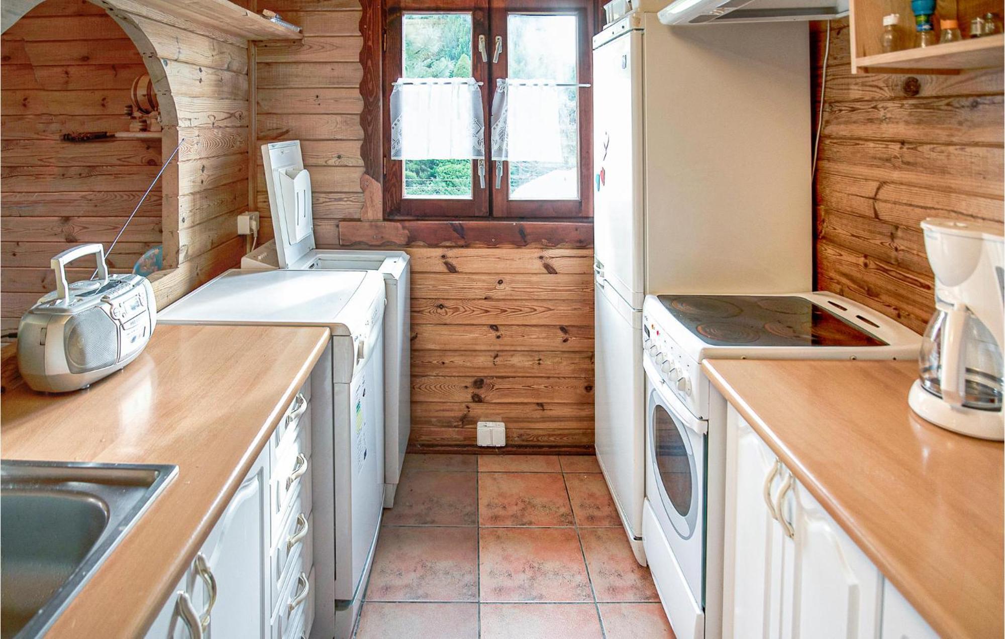 Nice Home In Mscice With Kitchen Bagian luar foto
